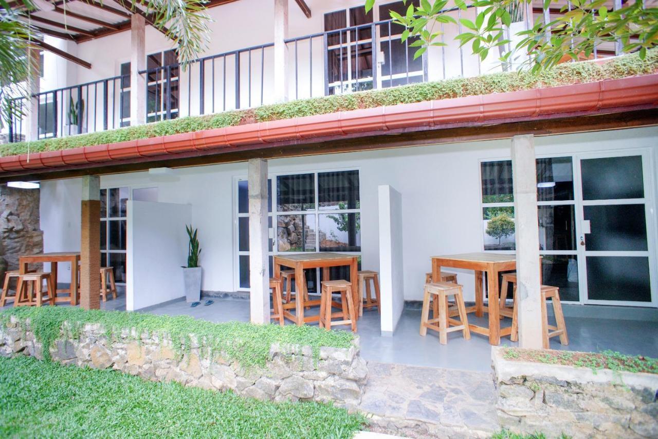 Pineview Hotel Unawatuna Exterior foto